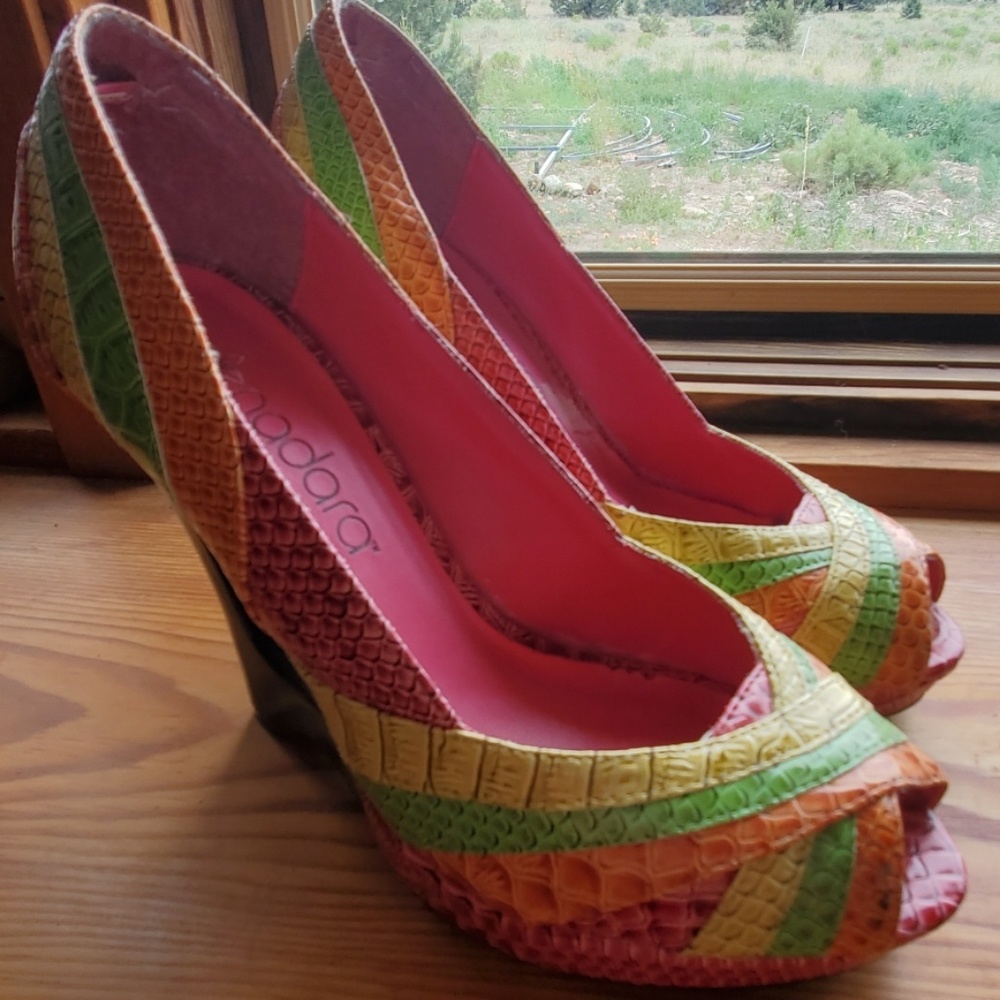Wedge-heels